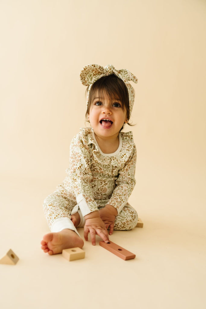 Organic Ruffle Onesie & Pants Set | Gardenia Sets Makemake Organics 