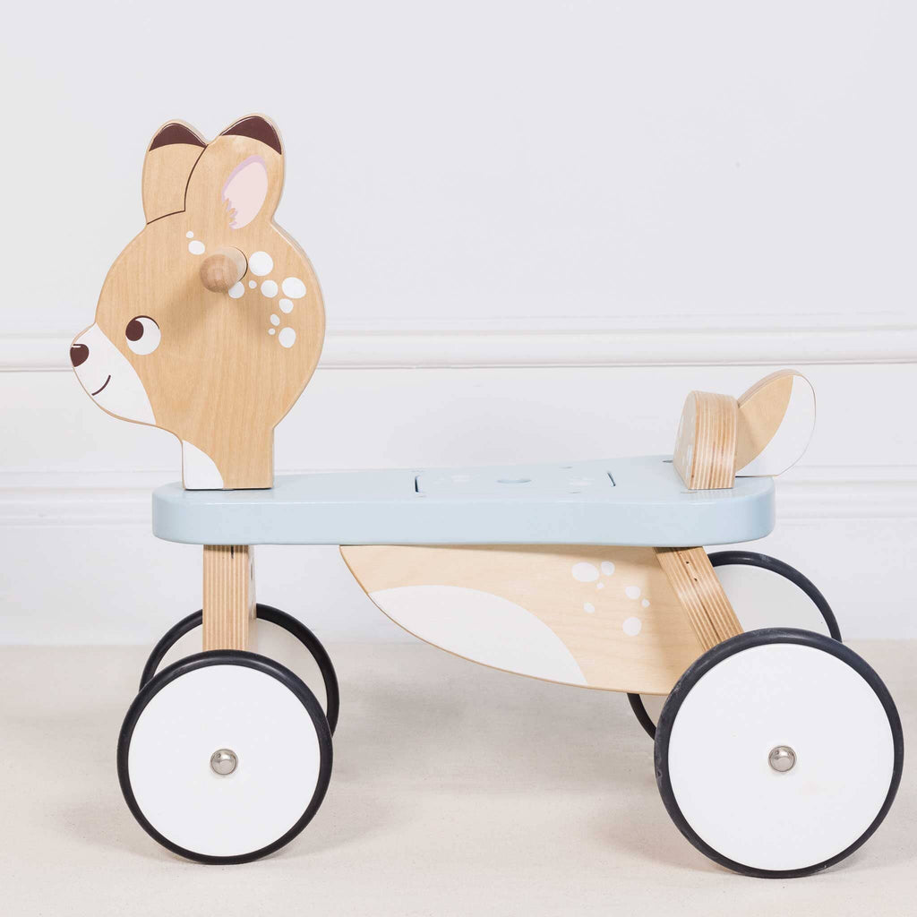 Woodland Ride-On Deer Push & Pull Le Toy Van, Inc. 