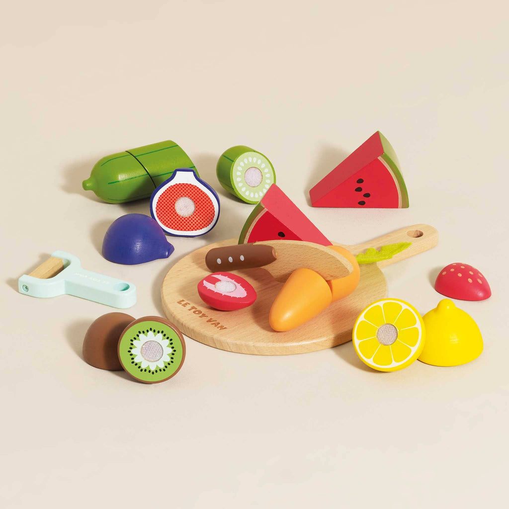 Wooden Chopping Board & Sliceable Play Food Play Foods Le Toy Van, Inc. 